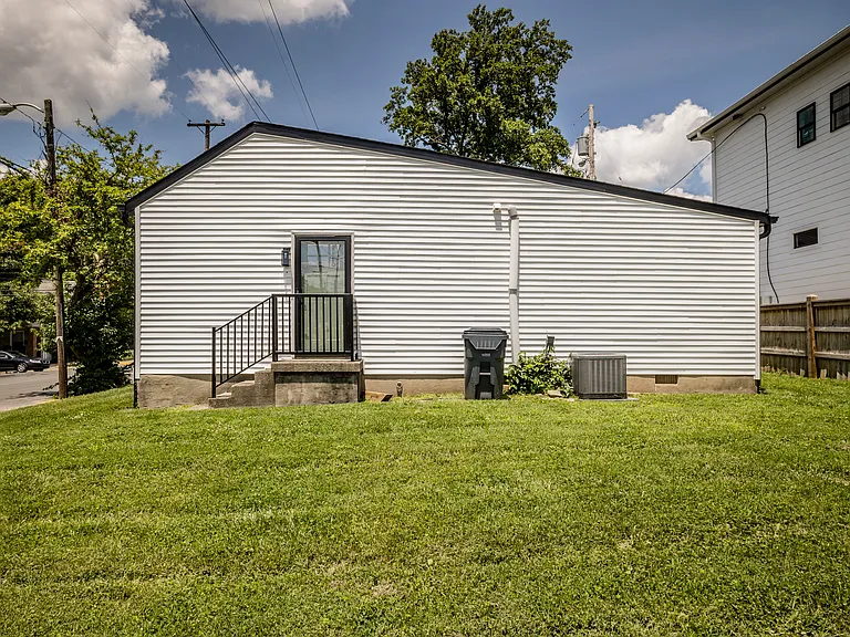 432 Merino St — Photo 34
