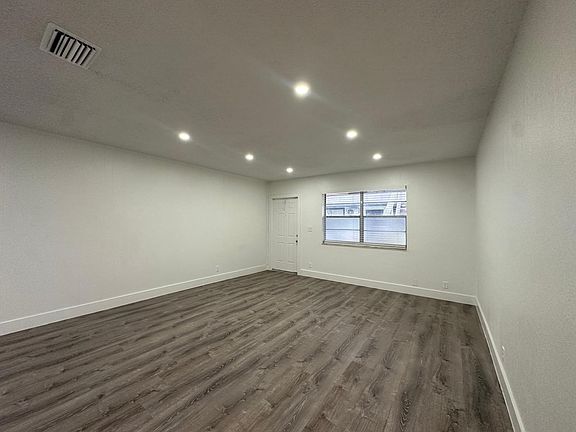 3rd image of 112 NW 2nd Ave #112A