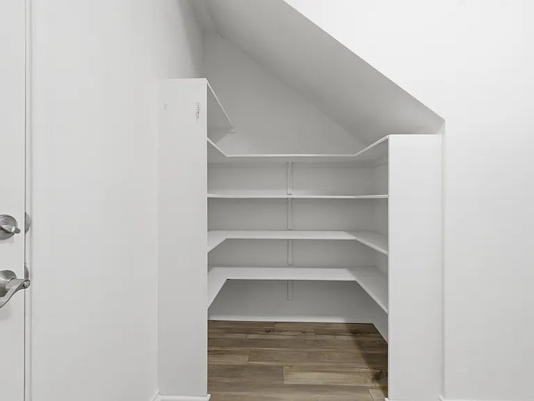 11200 Drumellan St — Photo 15