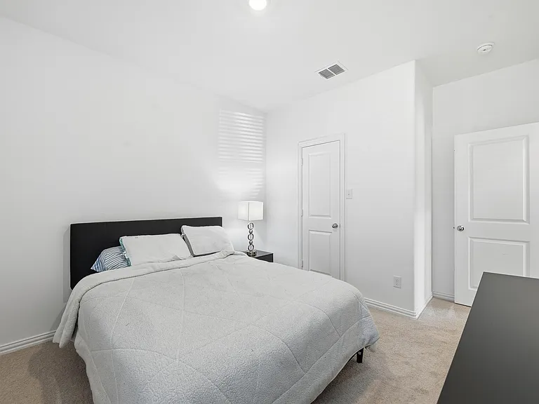 216 Post Oak St — Photo 8