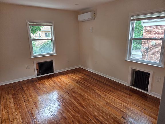 4th image of 7516 197th St Floor 2