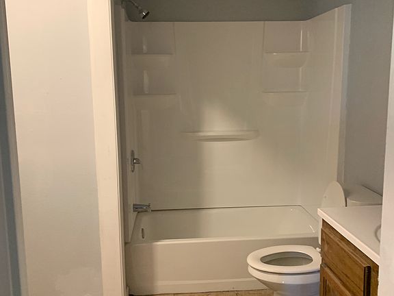 5th image of 43 Buckeye St