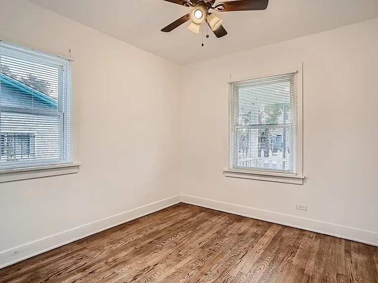 31 Julian St — Photo 11