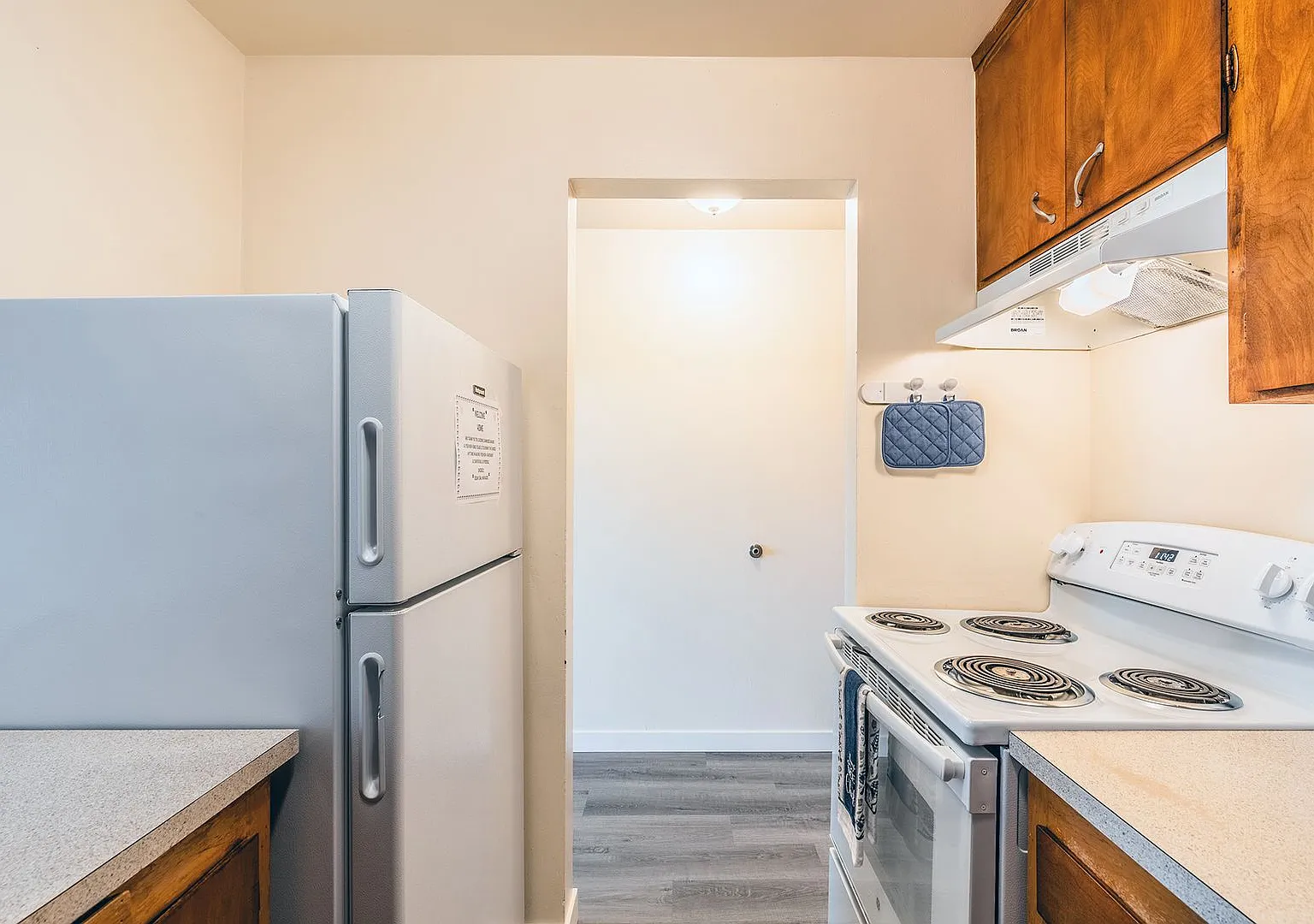 Cambridge Manor Apartments — Photo 4