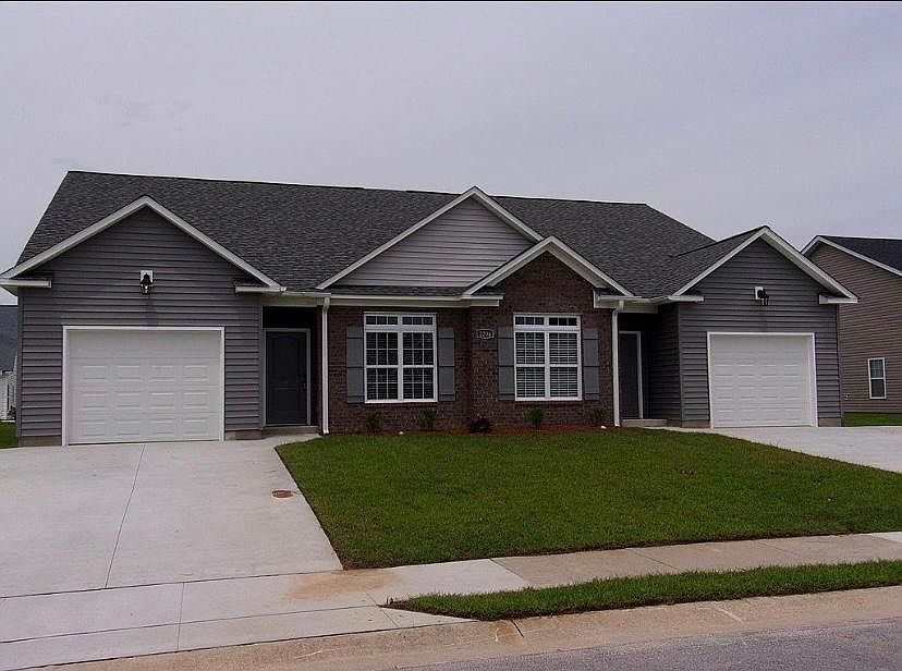 1st image of 2204 Remington Ct #A