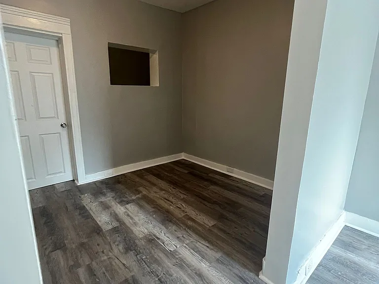 2535 Brookfield Ave — Photo 7