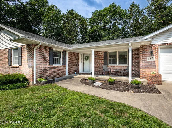 817 Evergreen Dr, Fulton, MO 65251