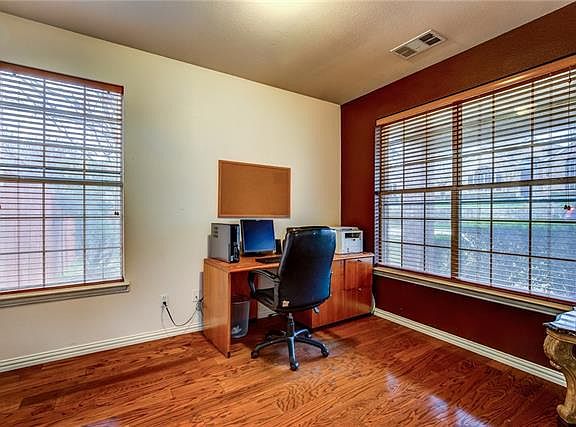 4th image of 3512 Christopher Ln