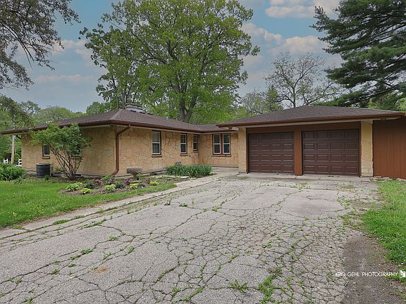3rd image of 3320 Sharon Pl