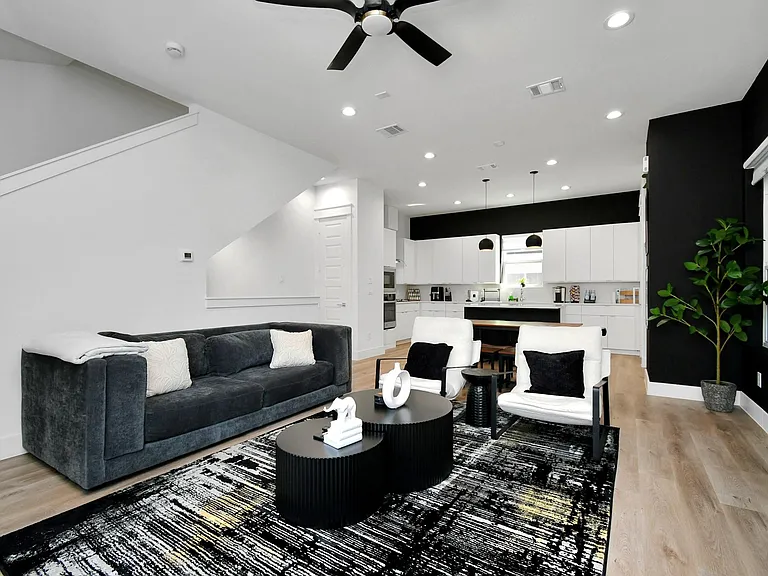 531 Schweikhardt St — Photo 6