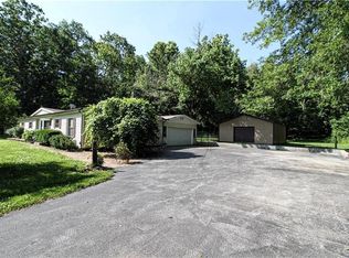 3211 Shamrock Rd, Festus, MO 63028