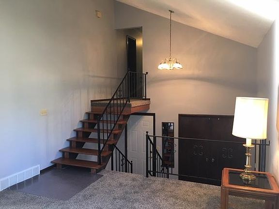 5th image of 15023 Chicago Cir