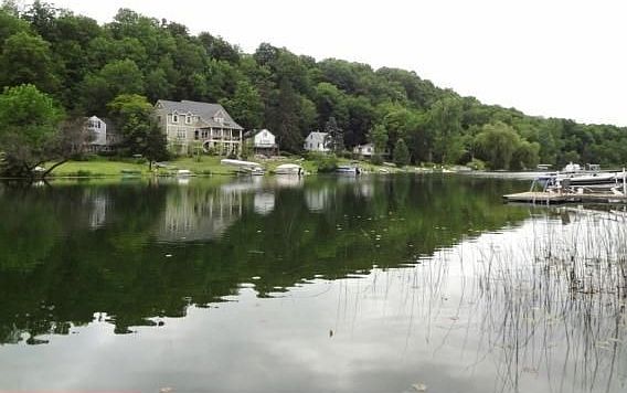 2nd image of 5523 Bauers Dr