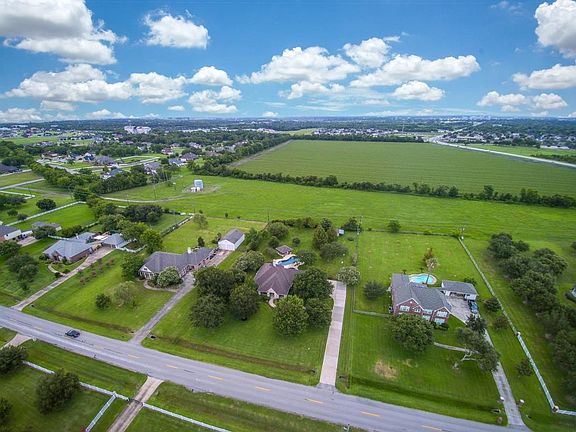 3rd image of 6319 Bridlewood Dr
