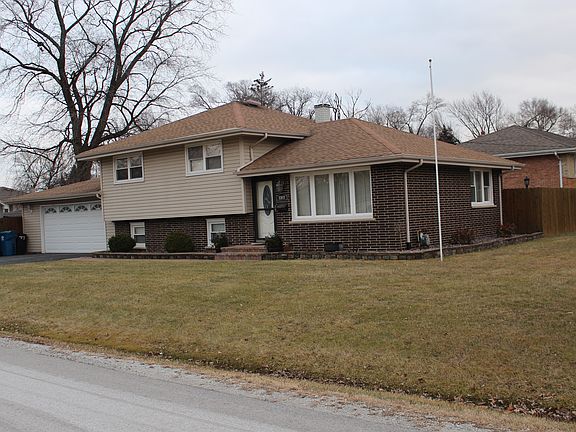 2nd image of 10801 S Neenah Ave