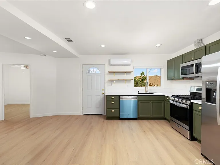 4173 York Blvd — Photo 9