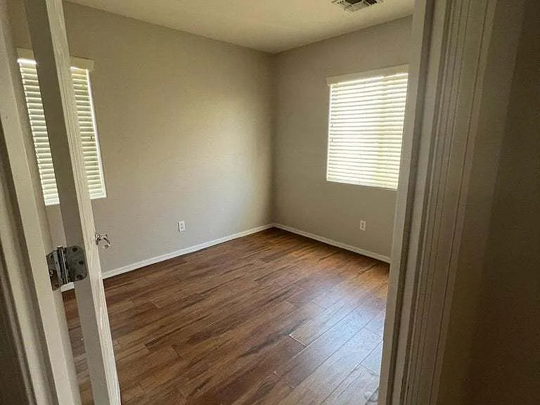 4661 E Laurel Ave — Photo 6