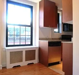 Rented by Siderow Residential Group