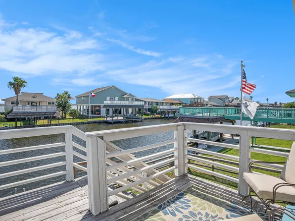 1223 Sailfish St, Bayou Vista, TX 77563