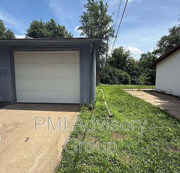 6604 SW Meadowdale Dr — Photo 2