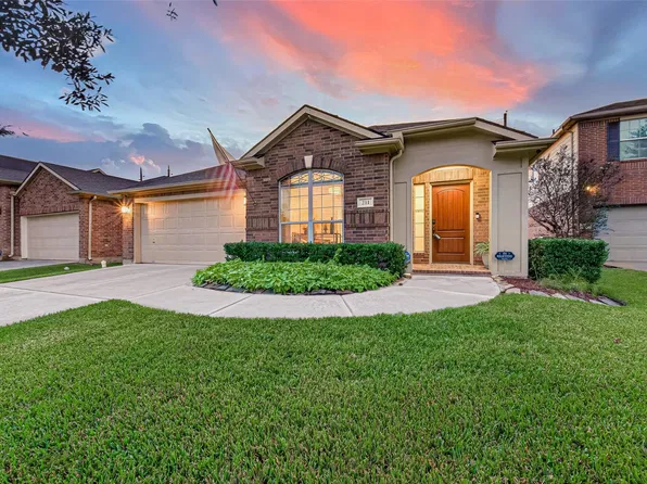 211 Little Summer Dr, Rosenberg, TX 77469