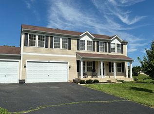 420 Springmeadow Dr, Poplar Grove, IL 61065