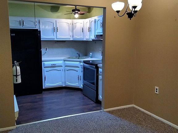3rd image of 9 Hamilton Ln #G