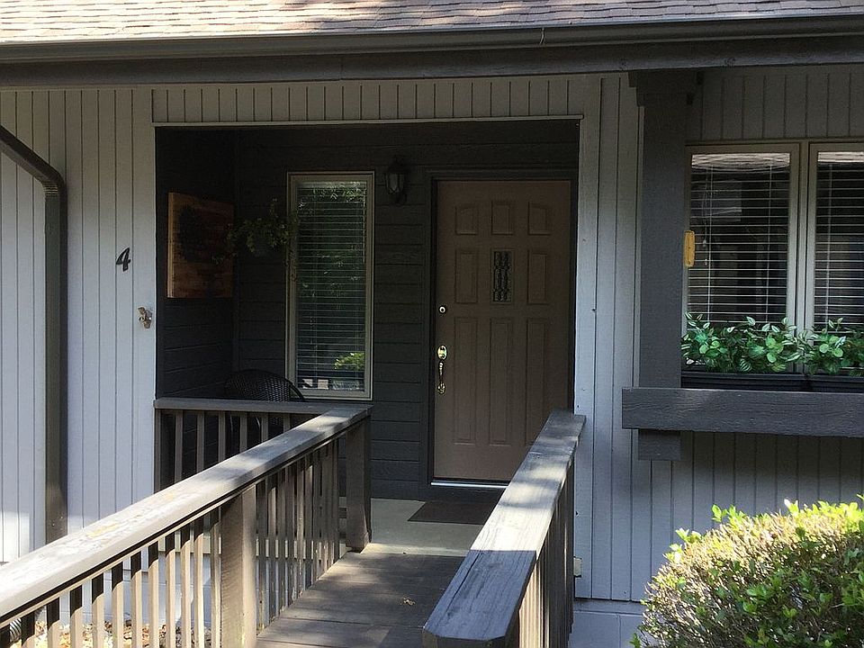 1st image of 4 Jade Ln