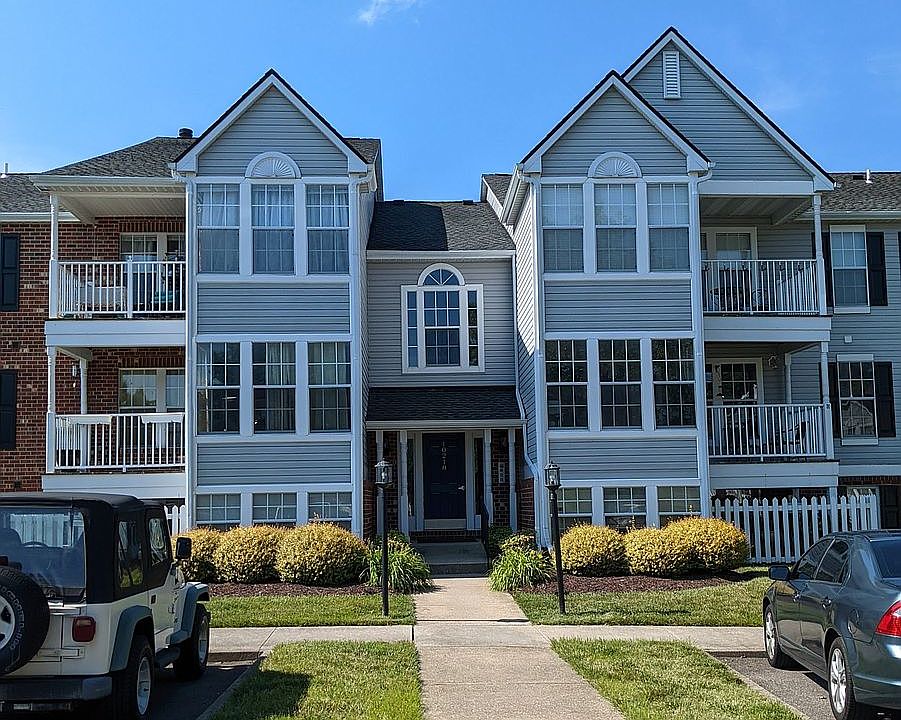 1st image of 10218 Wolfe Manor Ct