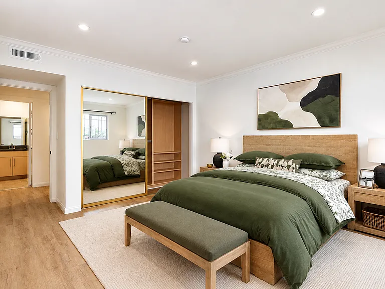 Second bedroom
Virtually staged