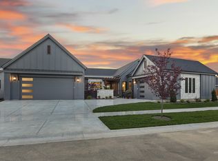 803 S Steephead Ln, Eagle, ID 83616