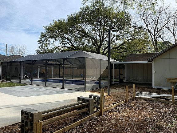 5th image of 5017 Tulip Dr