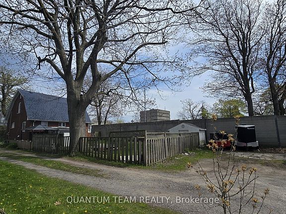 2nd image of 5365 Portage Rd