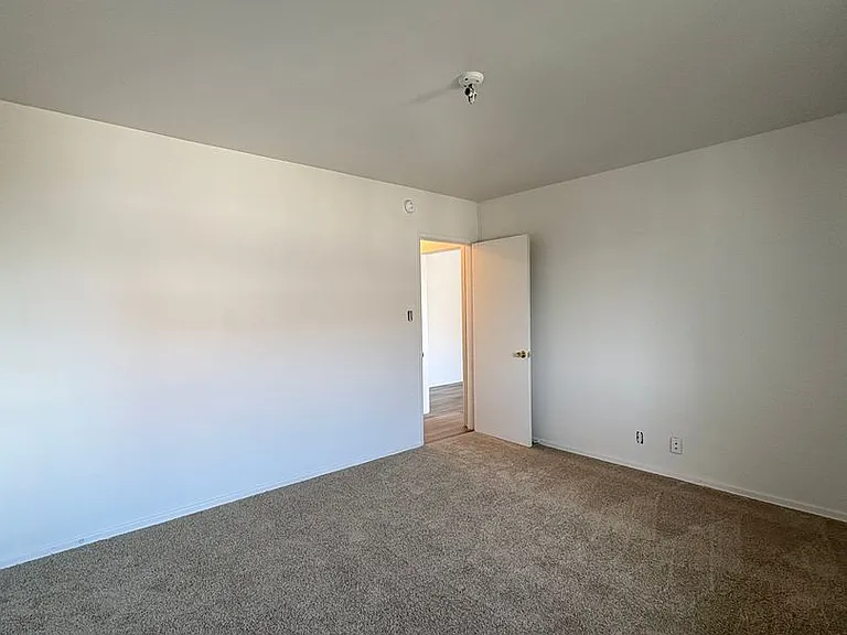 346 Palos Verdes Blvd — Photo 8
