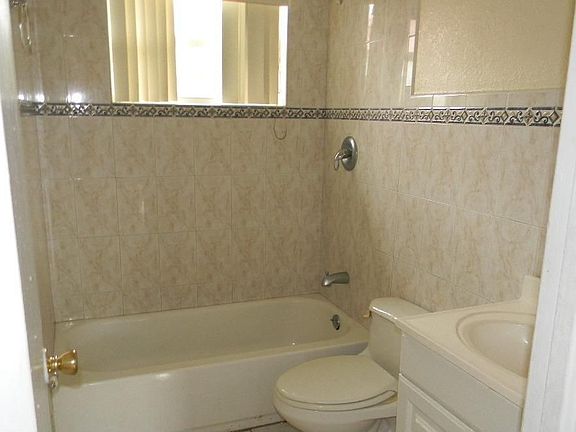 2nd image of 4301 NE 7th Ave