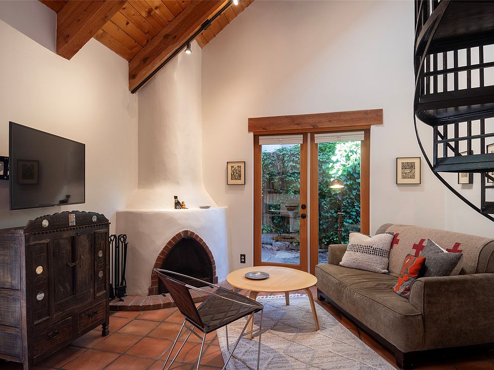 1st image of 244 Casados St APT 1