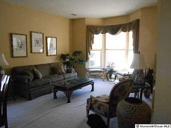 2nd image of 25 Morningside Ct