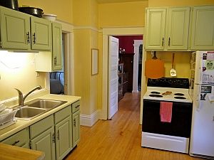 3rd image of 1821 E Menlo Blvd