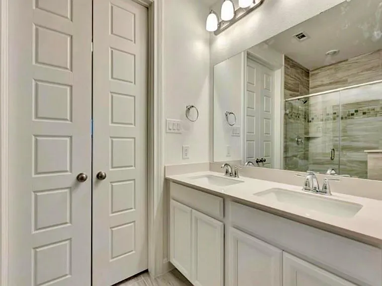 1927 Darlington Oak Dr — Photo 13