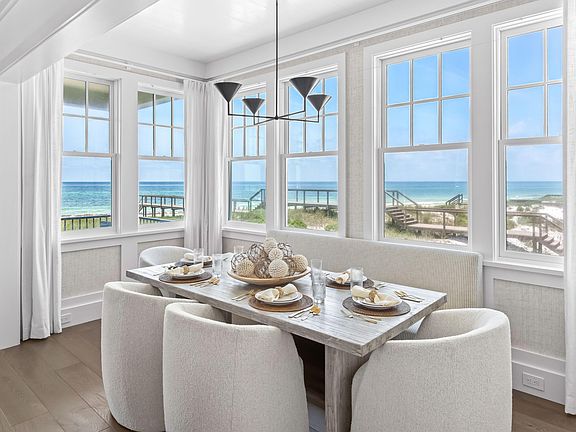 3rd image of 40 Lupin Beach Dr W