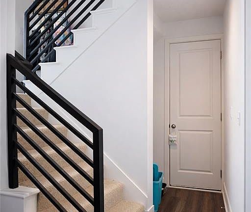 4th image of 2228 Chanticleer St