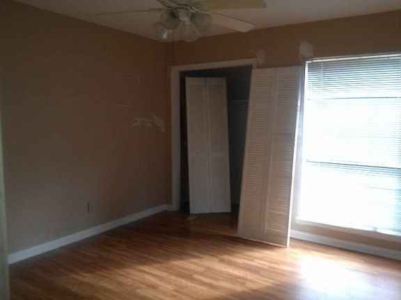 3rd image of 62 Rose Ave