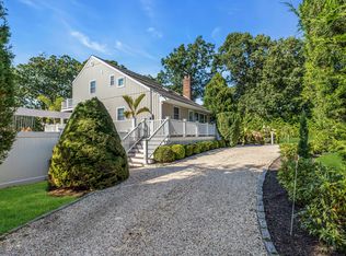 35 Grant Blvd, Hampton Bays, NY 11946