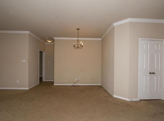 3rd image of 612 McNeill Ln