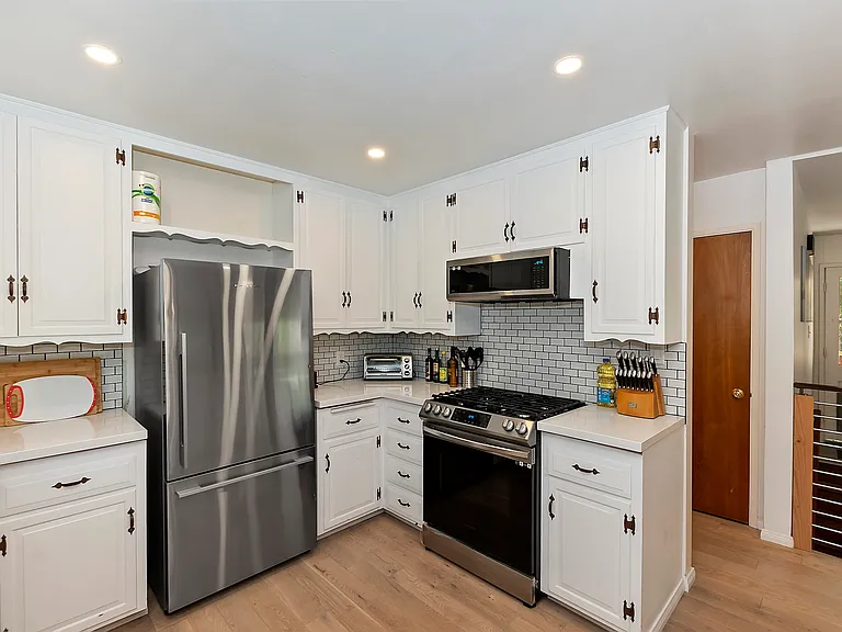 24581 Horst Dr — Photo 12