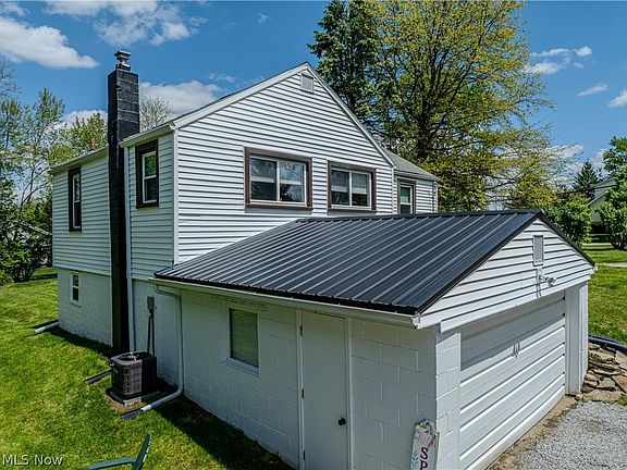 4th image of 4465 Eastland Ave NE