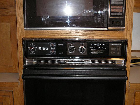 Oven with Microwave 