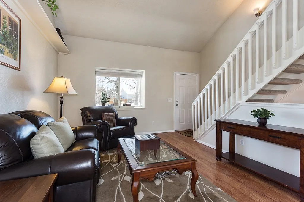 4 bed, 3.0 bath, 1890 sqft, $2,795 — Photo 3