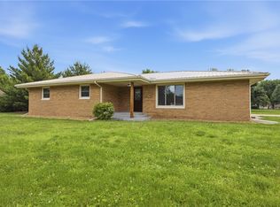 101 E Pine Dr, Effingham, IL 62401