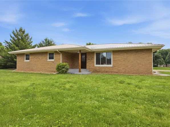 101 E Pine Dr, Effingham, IL 62401